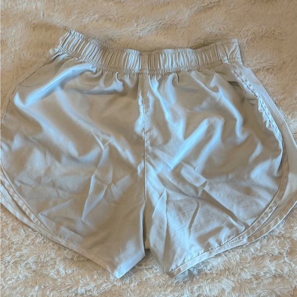 White Nike shorts! - Picture 2 of 7